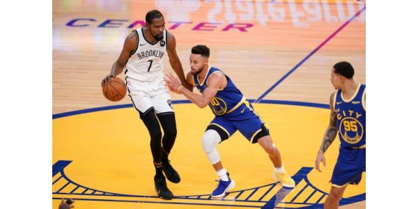 Los puntajes positivos y negativos de Curry están muy por delante de otros jugadores Los puntajes positivos y negativos de Curry están muy por delante de otros jugadores
